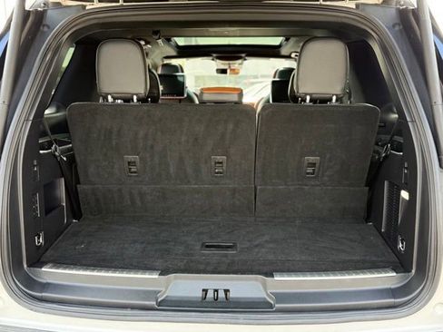Used 2018 Lincoln Navigator Reserve w/ Technology Package AWD/4WD image 25
