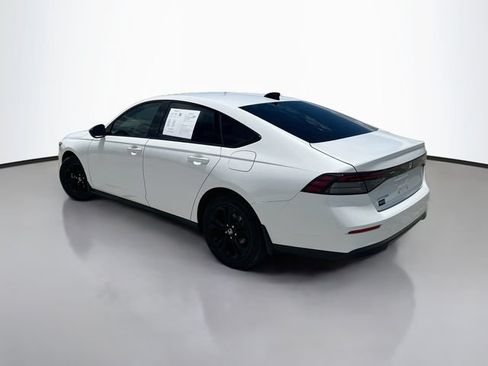 Used 2025 Honda Accord SE image 6