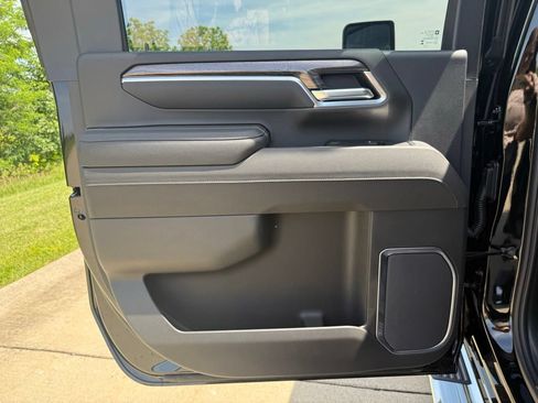 New 2026 Chevrolet Silverado 2500 LTZ w/ LTZ Convenience Package AWD/4WD image 14