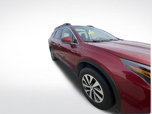 Used 2022 Subaru Outback Premium image 12