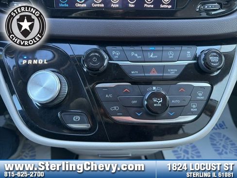 Used 2019 Chrysler Pacifica Touring-L Plus w/ Advanced Safetytec Group image 20