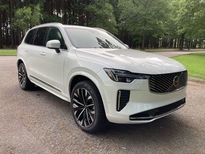 New 2025 Volvo XC90 T8 Plus w/ Protection Package Premier