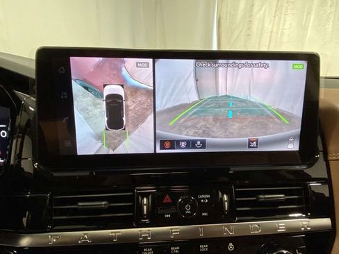 New 2026 Nissan Pathfinder Platinum image 16