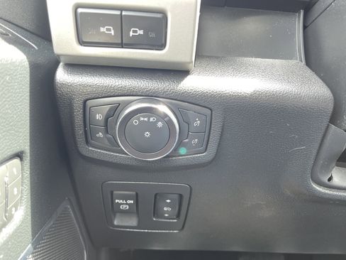 Used 2019 Ford F150 Lariat RWD image 21