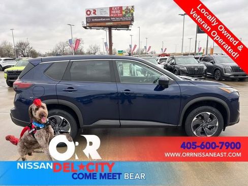 Used 2025 Nissan Rogue SV image 7