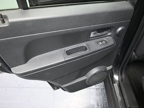 Used 2011 Jeep Liberty Sport image 22