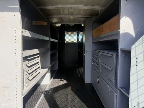 Used 2014 Chevrolet Express 3500 Extended RWD image 8