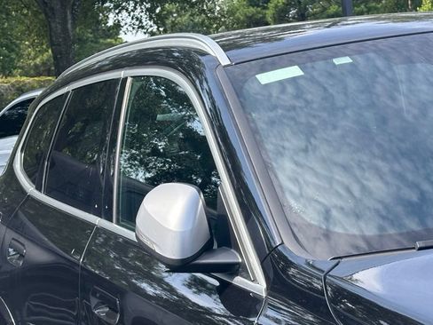 Used 2023 BMW X1 xDrive28i w/ Premium Package AWD/4WD image 3