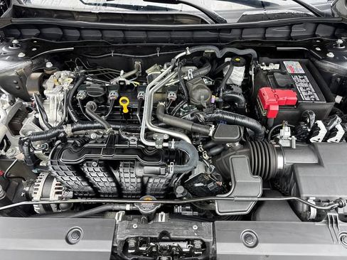 Used 2025 Nissan Altima 2.5 SV FWD image 32