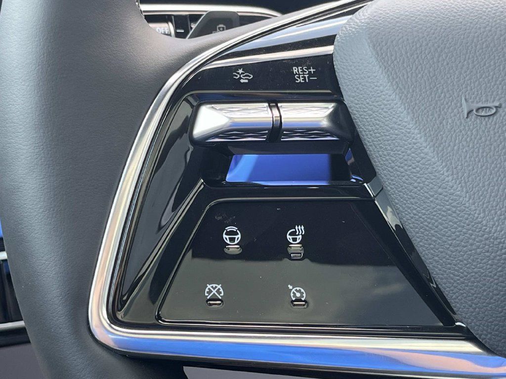 Certified 2026 Cadillac Optiq Luxury 1 RWD image 37