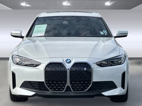 Used 2023 BMW i4 eDrive35 image 5