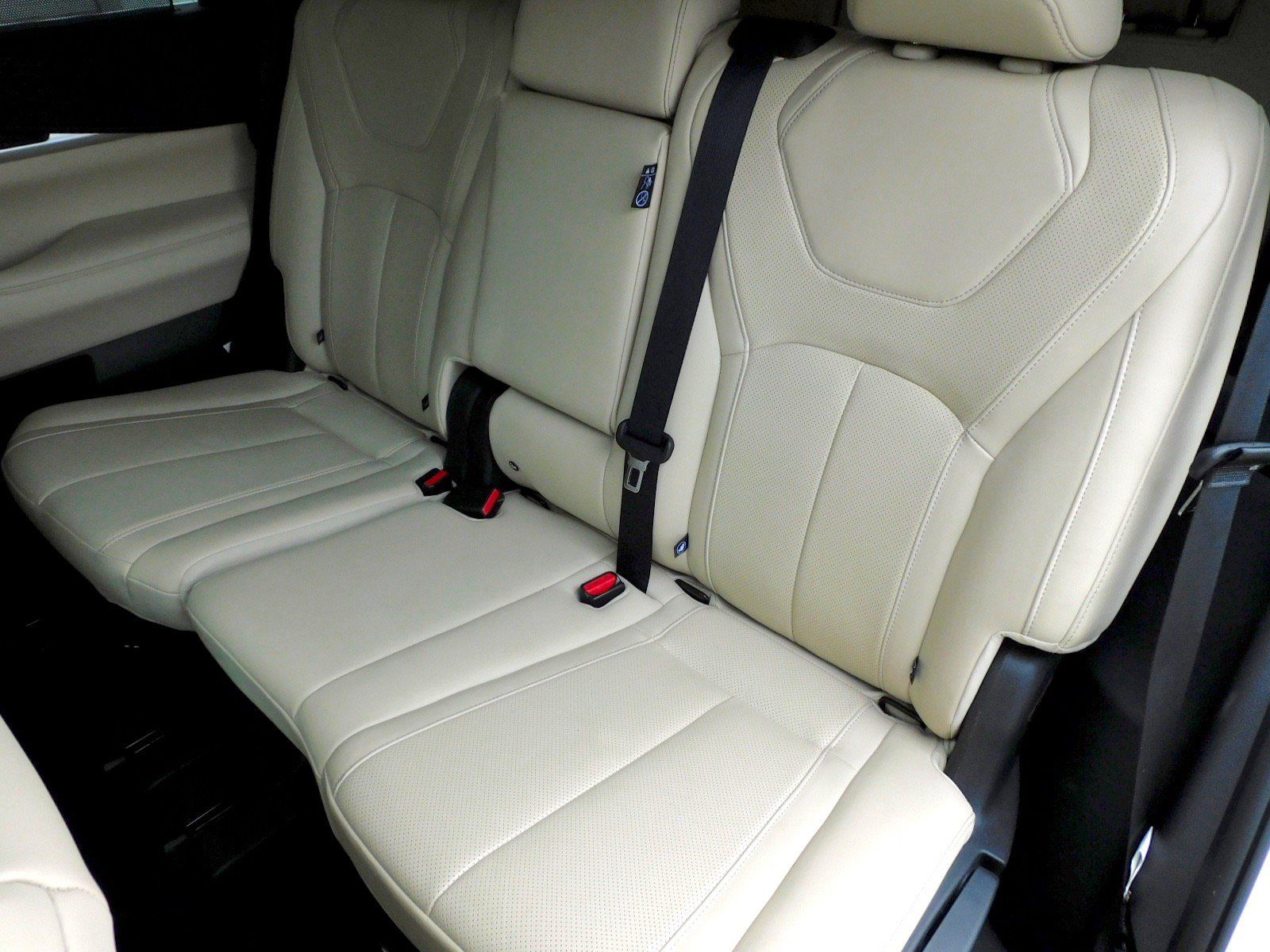 Used 2023 INFINITI QX60 Sensory AWD/4WD image 16