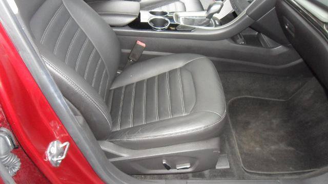 Used 2013 Ford Fusion SE FWD image 19