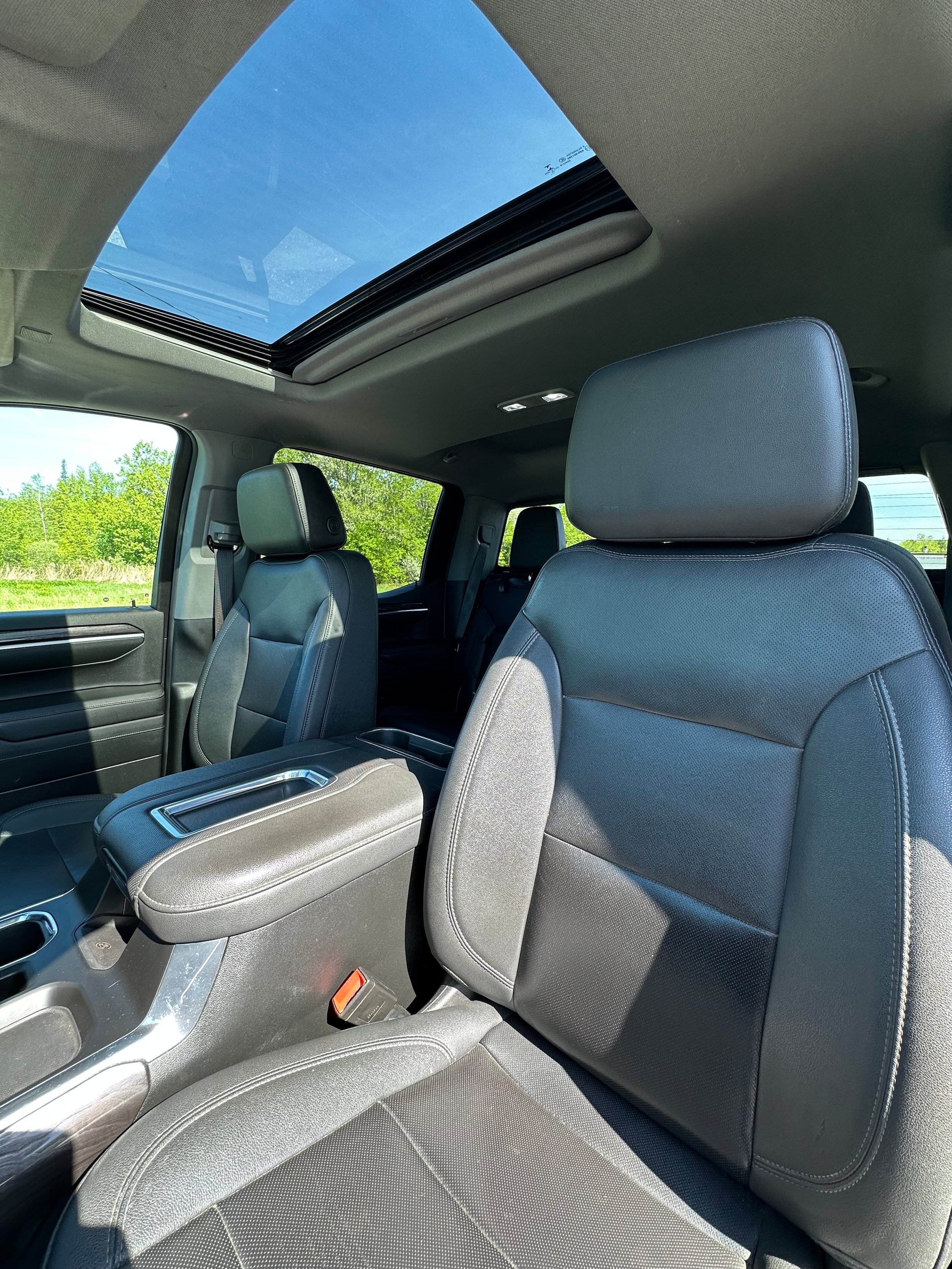 Used 2022 Chevrolet Silverado 1500 LTZ w/ LTZ Premium Package AWD/4WD image 14