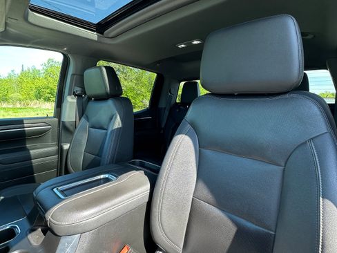 Used 2022 Chevrolet Silverado 1500 LTZ w/ LTZ Premium Package AWD/4WD image 14