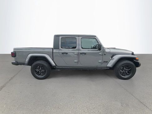 Used 2022 Jeep Gladiator Sport AWD/4WD image 3