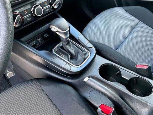 Certified 2025 Kia Soul LX w/ LX Technology Package FWD image 15