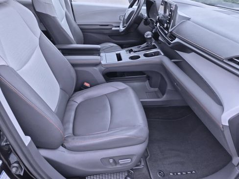 Used 2021 Toyota Sienna AWD image 23