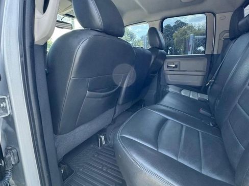 Used 2011 RAM 1500 Classic SLT w/ Technology Group RWD image 16
