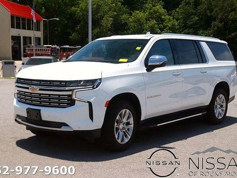 Used 2023 Chevrolet Suburban Premier RWD image 3