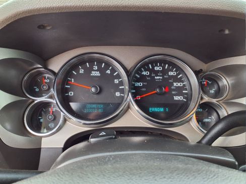 Used 2013 Chevrolet Silverado 2500 W/T AWD/4WD image 16