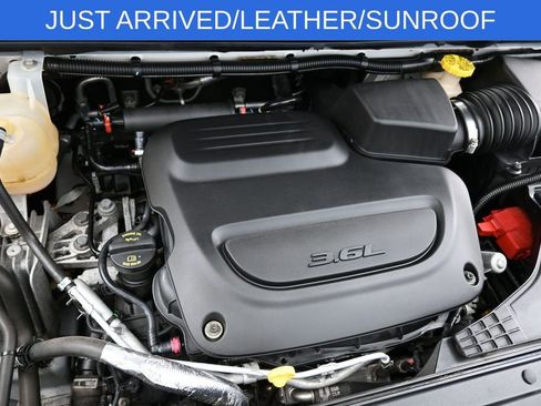 Used 2019 Chrysler Pacifica Limited FWD image 16