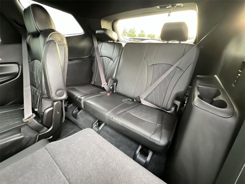 Used 2024 Buick Enclave Avenir image 26