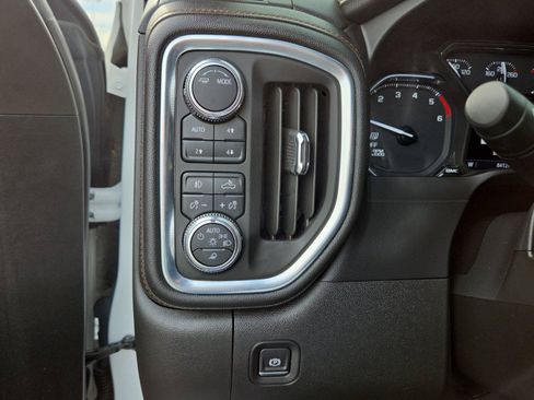 Used 2021 GMC Sierra 1500 AT4 w/ AT4 Premium Package AWD/4WD image 25
