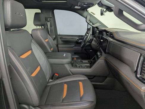 Used 2025 GMC Sierra 2500 AT4 w/ Technology Package image 23