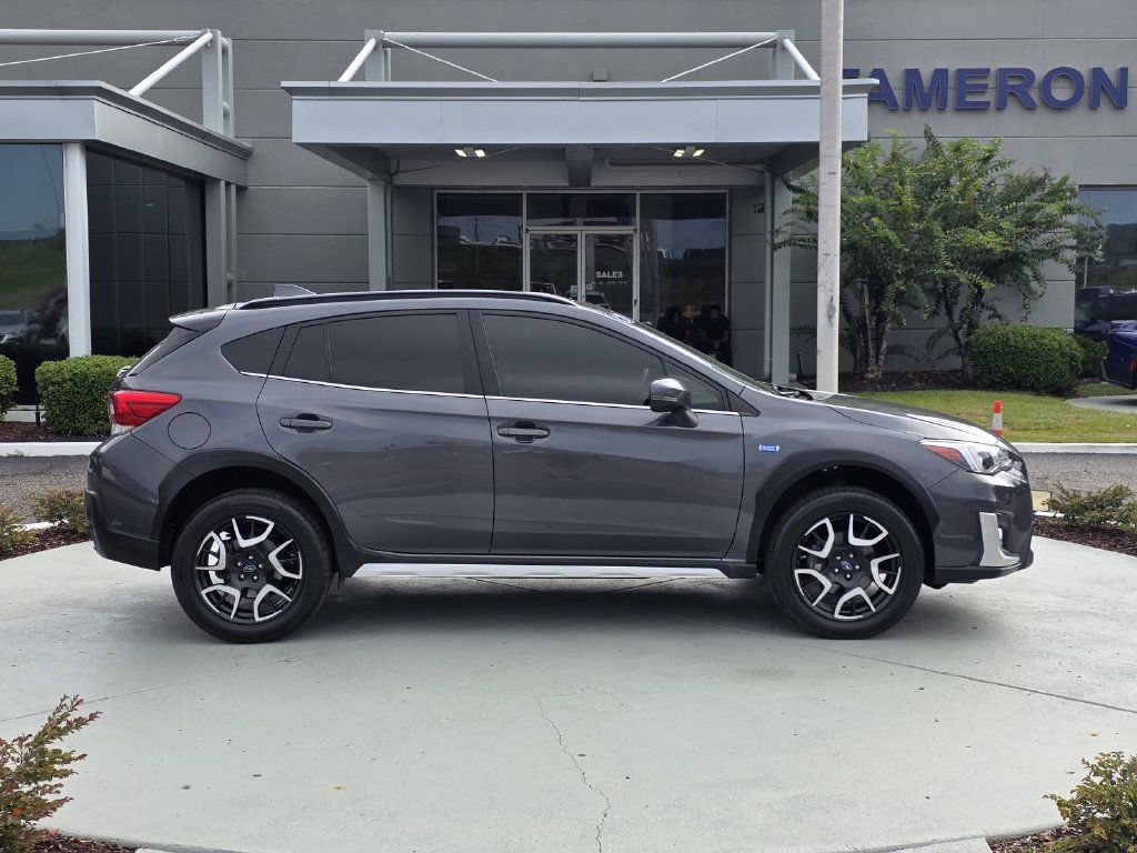 Used 2020 Subaru Crosstrek Hybrid w/ Moonroof Package w/Navigation AWD/4WD image 37