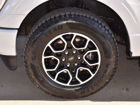 Certified 2022 Ford F150 XLT w/ Equipment Group 302A High image 40