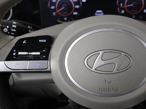 Used 2025 Hyundai Elantra SEL FWD image 8