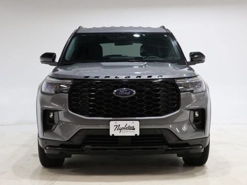 Used 2025 Ford Explorer ST-Line AWD/4WD image 2
