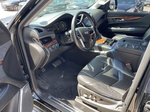 Used 2015 Cadillac Escalade Luxury AWD/4WD image 15