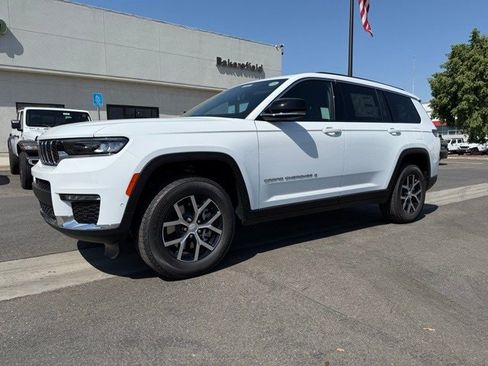 New 2025 Jeep Grand Cherokee L Limited w/ Luxury Tech Group II image 2