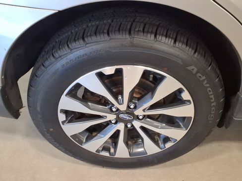 Used 2016 Subaru Outback 2.5i Limited AWD/4WD image 5
