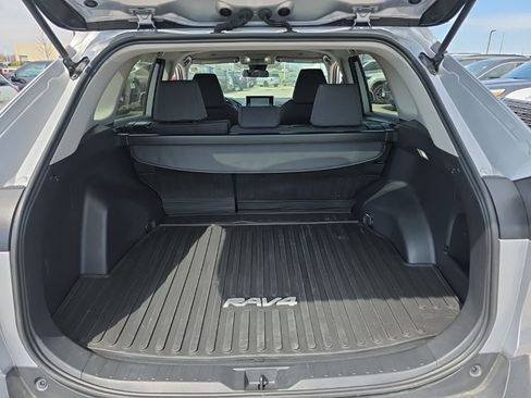 Used 2024 Toyota RAV4 XLE AWD/4WD image 20
