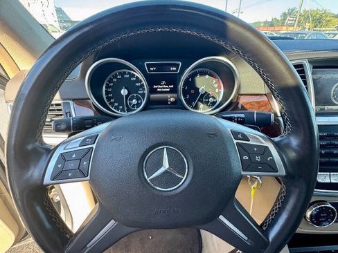 Used 2016 Mercedes-Benz GL 550 4MATIC image 22