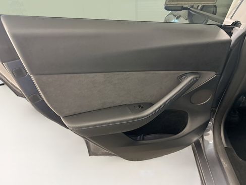 Used 2023 Tesla Model Y Performance image 28