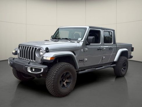 Used 2021 Jeep Gladiator Sport image 3
