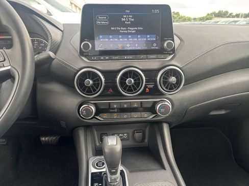 Used 2025 Nissan Sentra SV FWD image 16