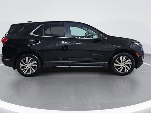 Certified 2023 Chevrolet Equinox LT image 2