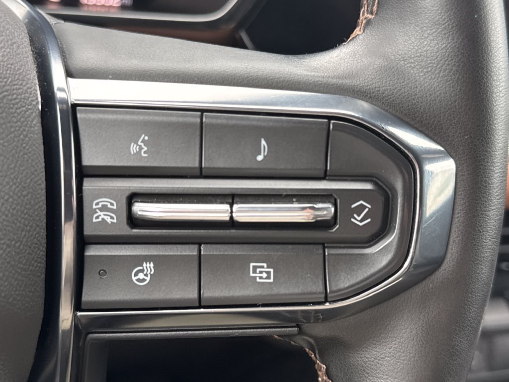 Used 2024 GMC Canyon AT4 w/ AT4 Premium Package AWD/4WD image 23
