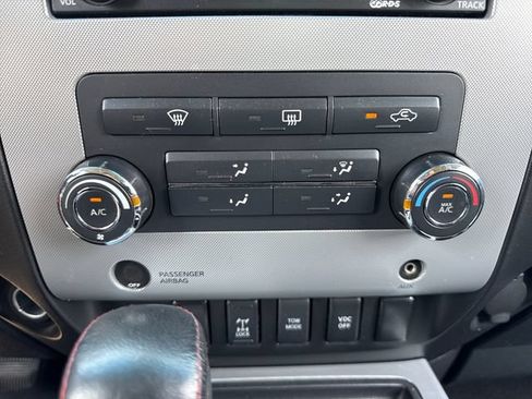 Used 2011 Nissan Titan PRO-4X AWD/4WD image 27