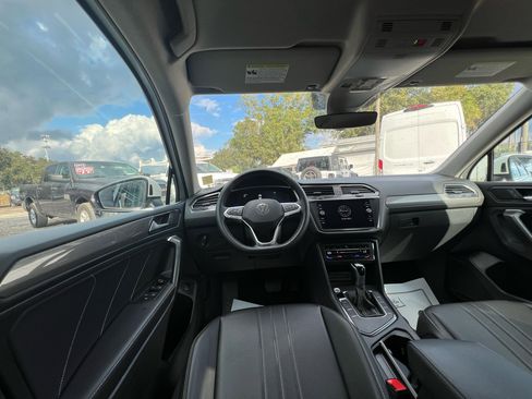 Used 2024 Volkswagen Tiguan SE image 24