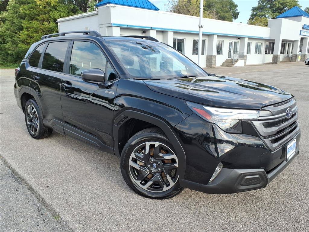 Used 2025 Subaru Forester Premium AWD/4WD image 2