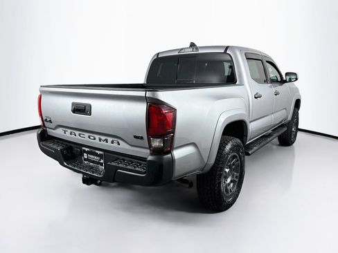 Used 2023 Toyota Tacoma SR5 AWD/4WD image 7