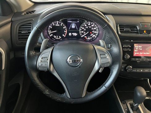 Used 2013 Nissan Altima 3.5 SV image 23