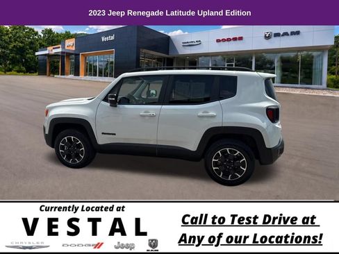 Used 2023 Jeep Renegade Latitude w/ Sun/Sound Group AWD/4WD image 10