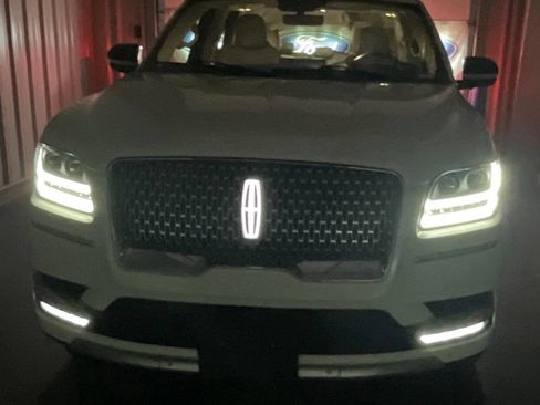 Used 2020 Lincoln Navigator Reserve w/ Luxury Package AWD/4WD image 6